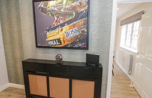 Silverstone House | Silverstone Paddock Retreat