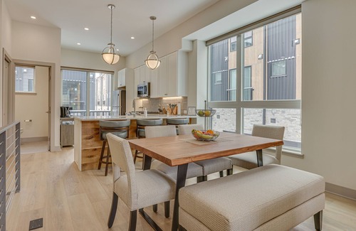 Silverthorne House | Silverthorne Townhome w/Hot Tub: Walk to Town!