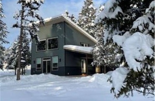 Seeley Lake Apartment | Silvertip Trailhead 1. A newly built, Mountain Modern designed home in the Seeley Lake.