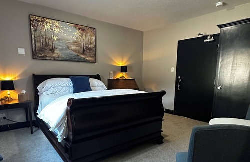 Silverton Hotel | Silverton Mountain Manor