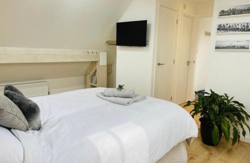 Frome House | Silverwood Coach House, with pre booked use of Indoor Swimming Pool