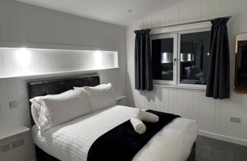 Perth Cabin | Silverwood Luxury Lodge Resort
