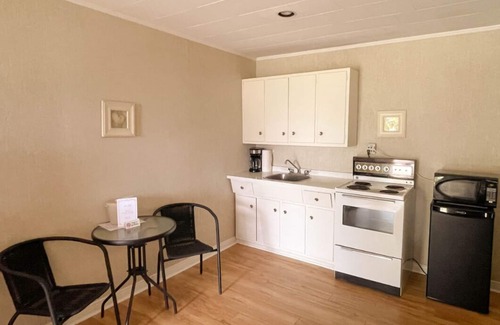 Cavendish Hotel | Silverwood Motel
