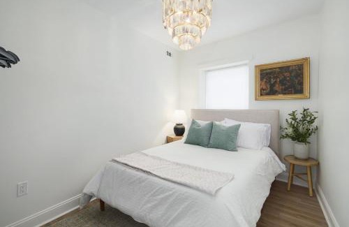 Roxborough-Manayunk Apartment | Silverwood Serenity - Balcony and City Views with Parking