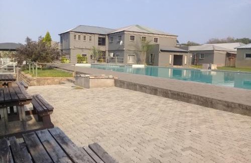 Tzaneen Hotel | SIMA SILVER LODGE