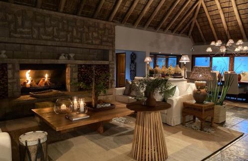 Thorny Bush Game Reserve Cabin | Simbavati River Sands