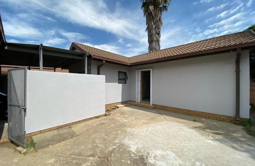 Vaalpark Apartment | Simbia Contractors Inn