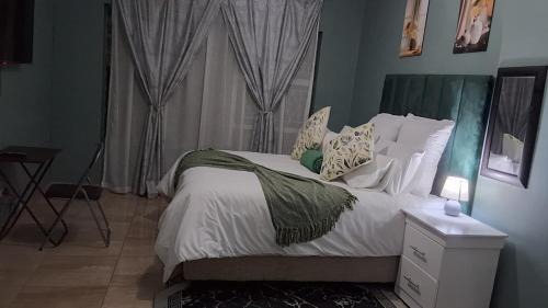 Emalahleni House | SIMICON Guesthouse