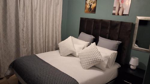 Emalahleni House | SIMICON Guesthouse