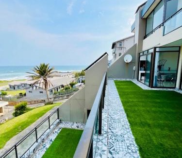 Manaba Beach Apartment | Simla Luxury Apartments 11