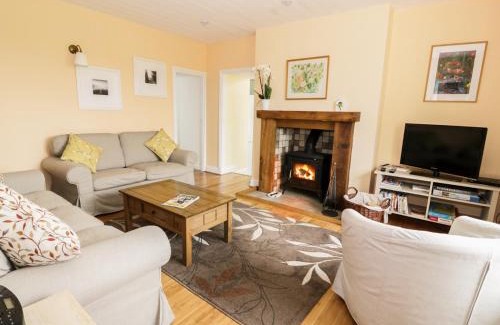 Sandyhills House | Simmer Dim