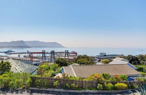 Simon's Town House | Simon's Town Lodge