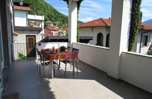 San Siro Apartment | Simone Holiday Appartment with Lake View