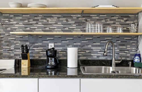 Pittsburgh Apartment | Simple and Clean One Bedroom Apt in Highland Park