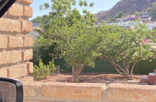 Guaymas House | Simple and warm, with yard, parking space. Near elementary and middle school.