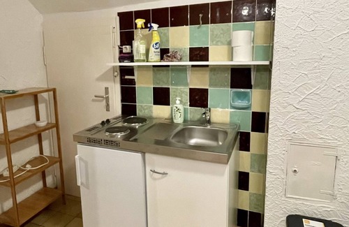 Reutlingen-Sickenhausen Apartment | Simple attic apartment with pantry kitchen NO SHOWER NO SHOWER