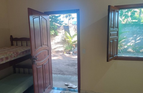 Santa Cruz Cabralia Cabin | Simple but cozy rooms in Coroa Vermelha-Ba. We accept pets.