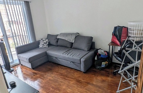 Pointe-Saint-Charles Apartment | Simple, Clean,close to metro and groceries, marche atwater, canal lachine