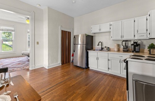 Holy Cross House | Simple Comfort | 1 Bed, 1 Bath Near Downtown Indy