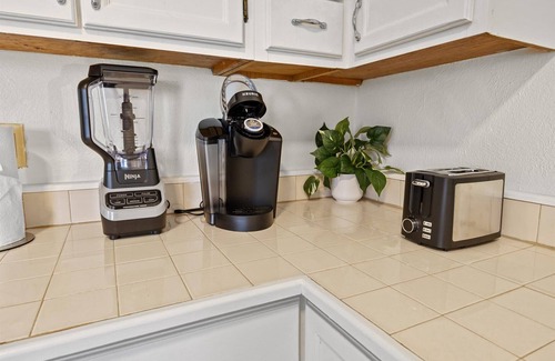 Holy Cross House | Simple Comfort | 1 Bed, 1 Bath Near Downtown Indy