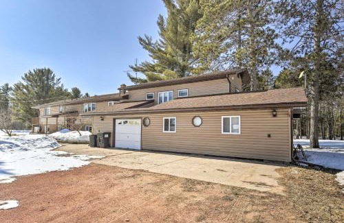 Eagle River House | Simple Cranberry and Wine Farm Home with Fire Pit!