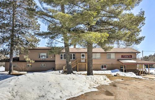 Eagle River House | Simple Cranberry and Wine Farm Home with Fire Pit!