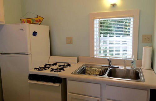 Clear Lake Cottage | Simple & Fun Studio Cottage