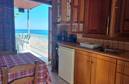 Andravida-Kyllini Apartment | Simple holiday flat by the sea with pool in Ilia, Peloponnese, Greece