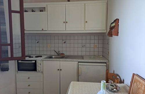 Andravida-Kyllini Apartment | Simple holiday flat by the sea with pool in Ilia, Peloponnese, Greece