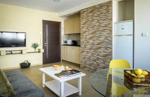 Netanya Apartment | Simple Living in Netanya Center by Sea N' Rent