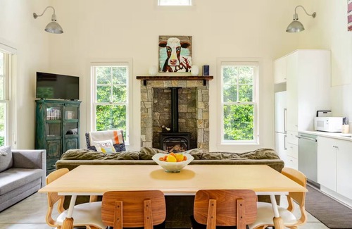 Bainbridge Island House | Simple Living at Luxurious, Modern Farmhouse on Bainbridge Island. Dogs ok.