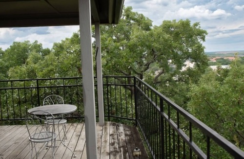 North Arlington Apartment | Simple Oasis with amazing view