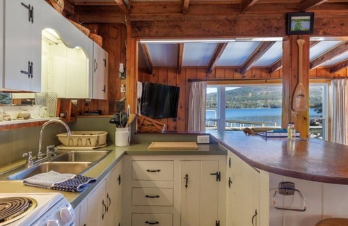 Hall Quarry Cottage | Simple Pleasures - A quaint cottage on the water's edge