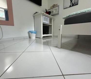 Hamm House | Simple room in Luxembourg city