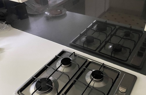 Marsfield House | Simple sunny room at a quiet location