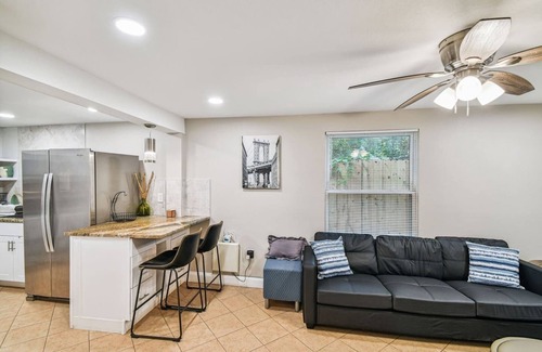 Sulphur Springs Apartment | Simple Tampa Hideaway Stay