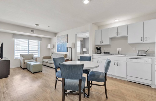 Far North Central Apartment | Simplicity At the Rim 1201 I Comfy 2 Bed 2 Bath