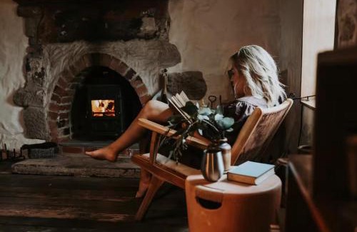 Ross Ski Chalet | Simplistic Luxury Cottage, Ross
