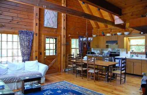 Great Barrington Cabin | Simply Elegant Log Home Only 3 Minutes From Butternut! Recently renovated!