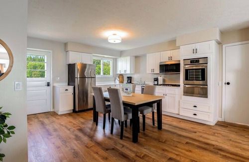 Kelleys Island House | Simply Kelleys Resort -The Great Escape Home-
