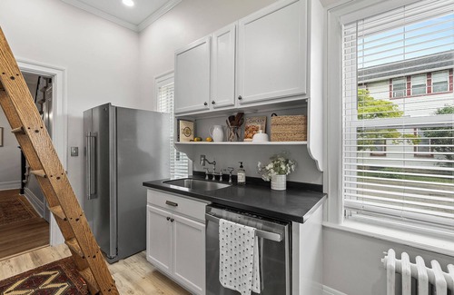 Le Roy House | Simply, Modern and Cozy stay in Leroy