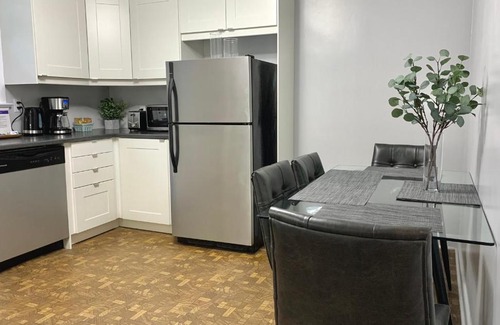 Ottawa Division Apartment | Simply Stays