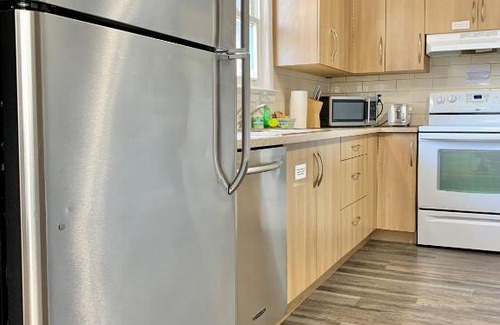 Ottawa Division Apartment | Simply Stays