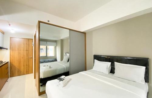 Duren Sawit Apartment | Simply Studio Room Gateway Park LRT City Jatibening Apartment By Travelio