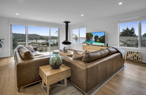 Legana House | Simply Stunning Holiday Views!
