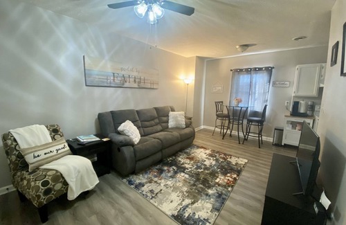 Richmond Apartment | Simply sweet - Entire 1 bed upstairs apt near EKU