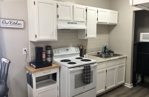 Richmond Apartment | Simply sweet - Entire 1 bed upstairs apt near EKU