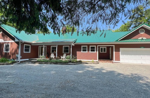 Cooperstown - Otsego Lake House | Simply The Best Lake Frontage! 4 Bedroom/3 Bath, Private Beach, Great Sunsets!