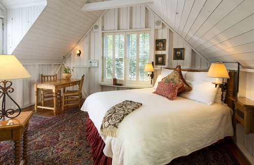 Upper East Bed & Breakfast | Simpson House Inn