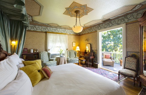 Upper East Bed & Breakfast | Simpson House Inn